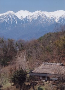 早春の山里