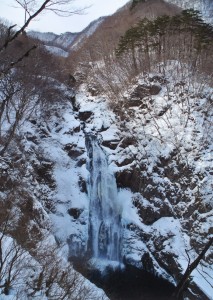 極寒の秋保大滝