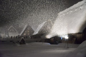 雪降り止まぬ