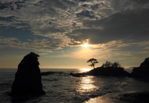 夕照の秋谷海岸