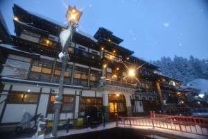 雪降る銀山