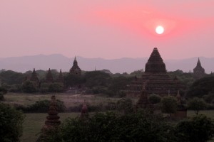 ミャンマーの夕暮れ