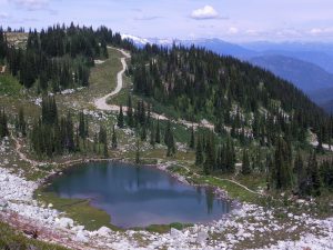 カナダ山岳道の春