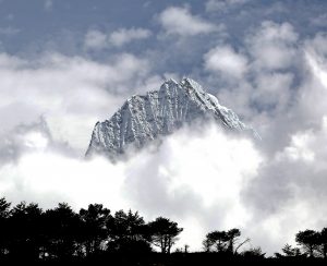 神宿る山（ネパール）