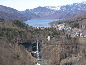 初春の華厳の滝