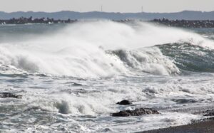 怒涛の海